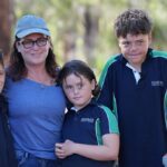 Niño de 13 años salva a su familia al nadar 4 kilómetros; su madre y hermanos pasaron 10 horas en el mar