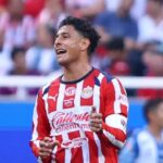 Chivas confirma baja de Luis Romo para el Clásico Nacional ante América