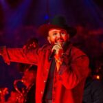 Carín León rompe el silencio tras falla en Supernova y culpa a la producción del evento